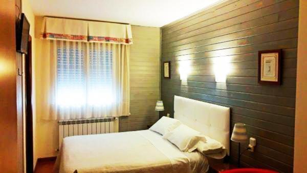 Hostal Martin - Sanabria Ribadelago ภายนอก รูปภาพ