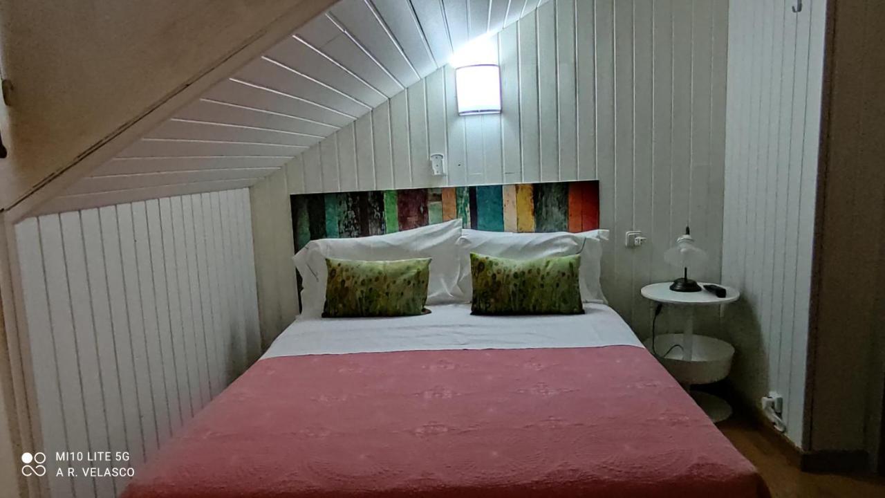 Hostal Martin - Sanabria Ribadelago ภายนอก รูปภาพ