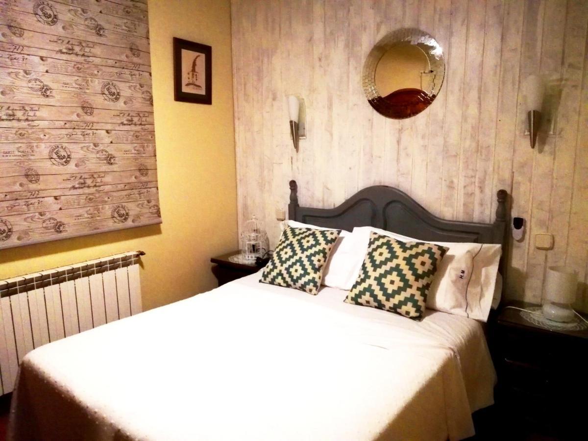 Hostal Martin - Sanabria Ribadelago ภายนอก รูปภาพ