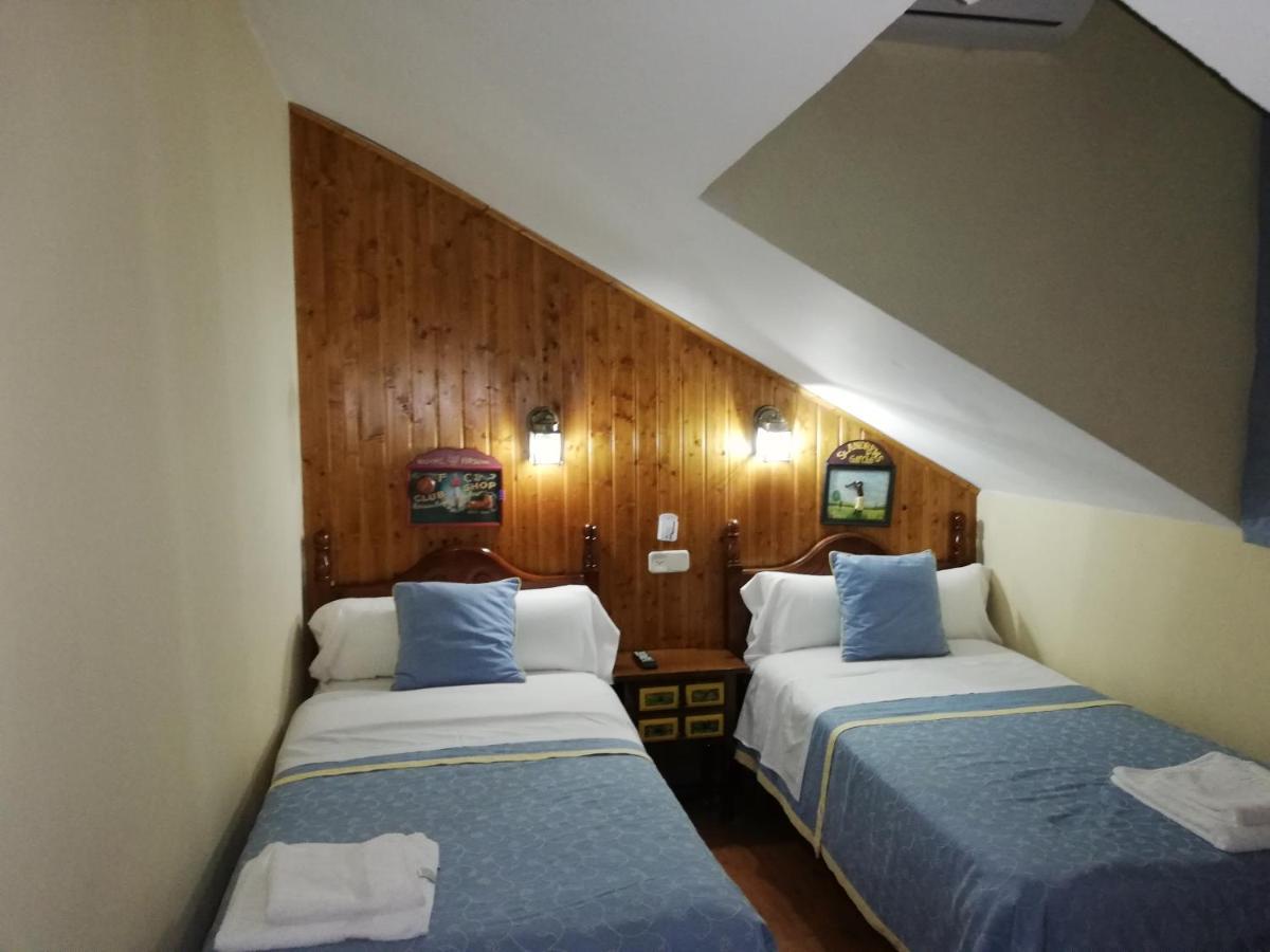 Hostal Martin - Sanabria Ribadelago ภายนอก รูปภาพ