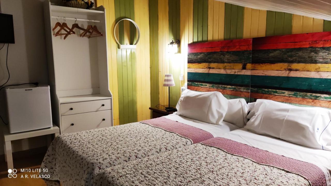 Hostal Martin - Sanabria Ribadelago ภายนอก รูปภาพ
