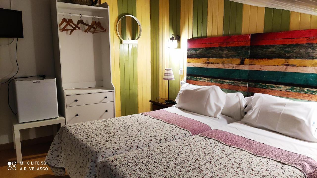 Hostal Martin - Sanabria Ribadelago ภายนอก รูปภาพ