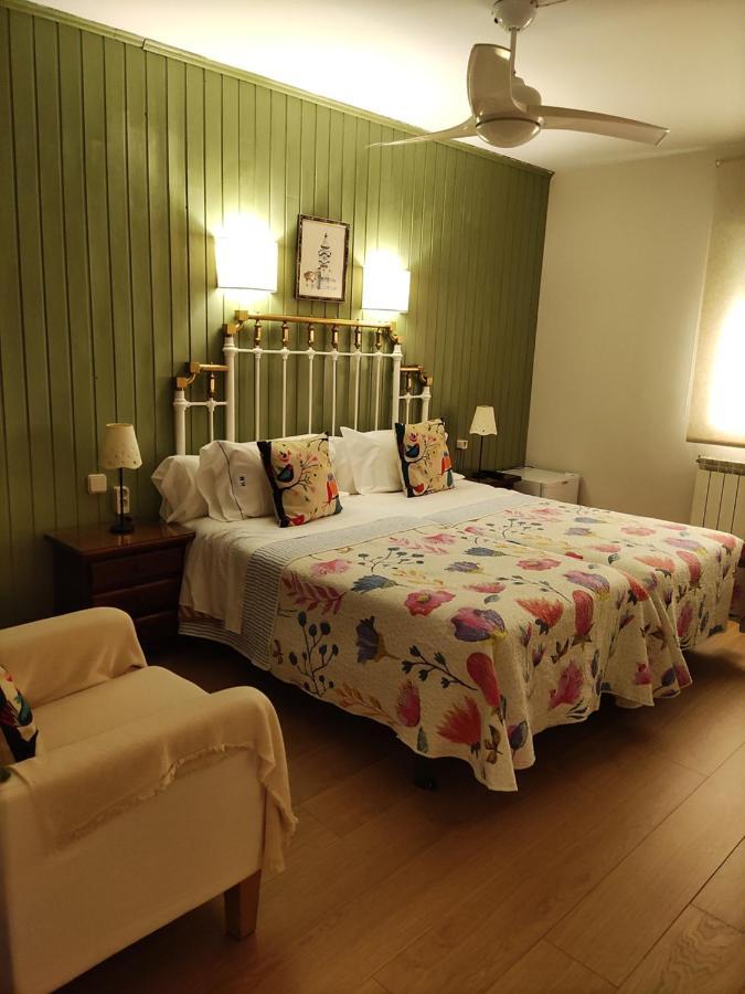Hostal Martin - Sanabria Ribadelago ภายนอก รูปภาพ