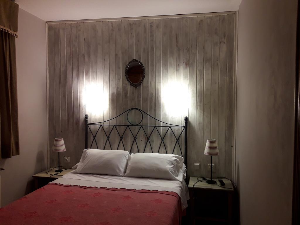 Hostal Martin - Sanabria Ribadelago ภายนอก รูปภาพ