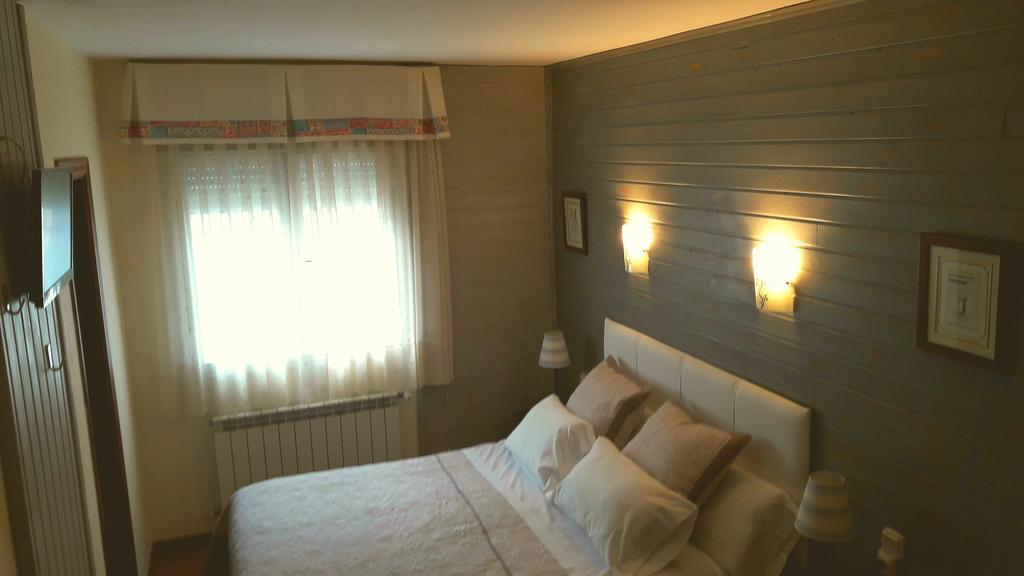 Hostal Martin - Sanabria Ribadelago ภายนอก รูปภาพ