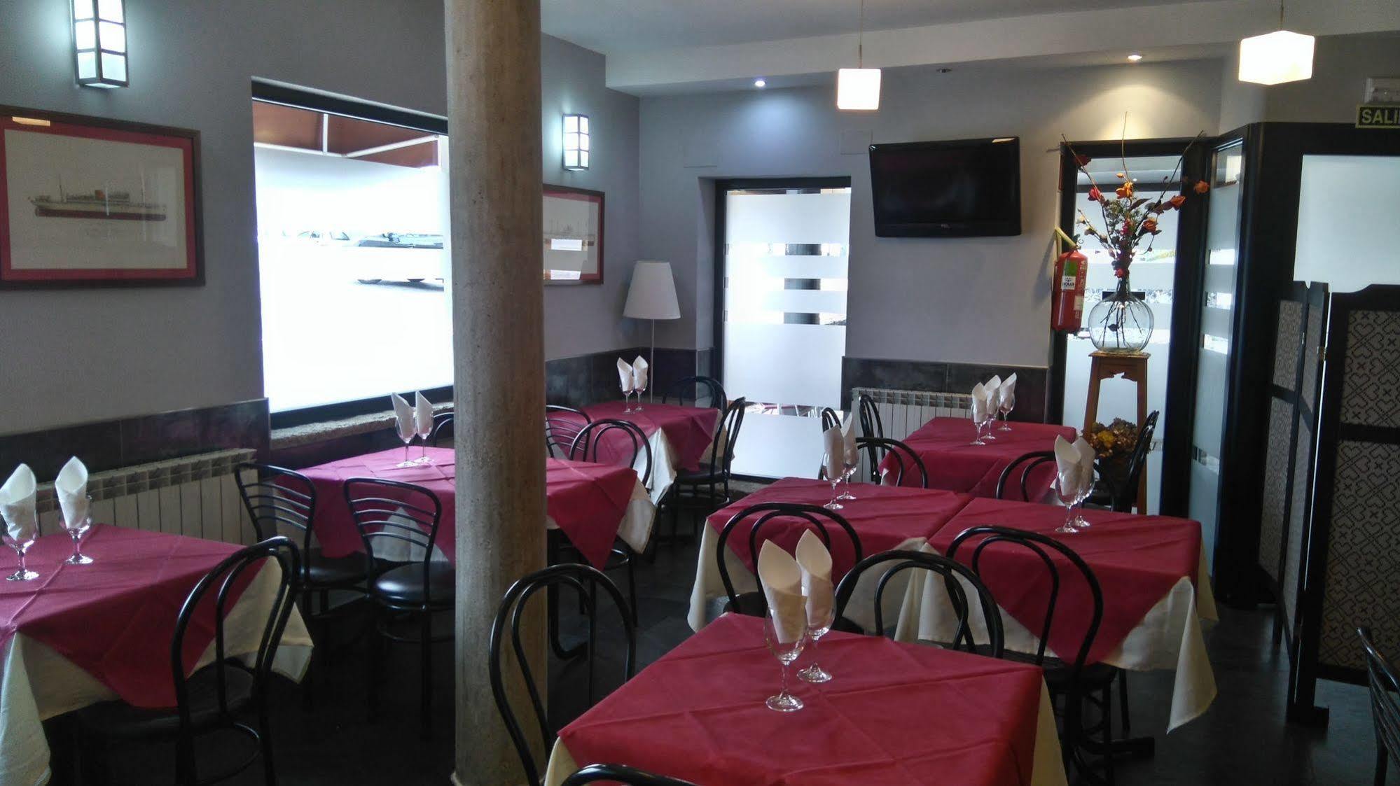 Hostal Martin - Sanabria Ribadelago ภายนอก รูปภาพ