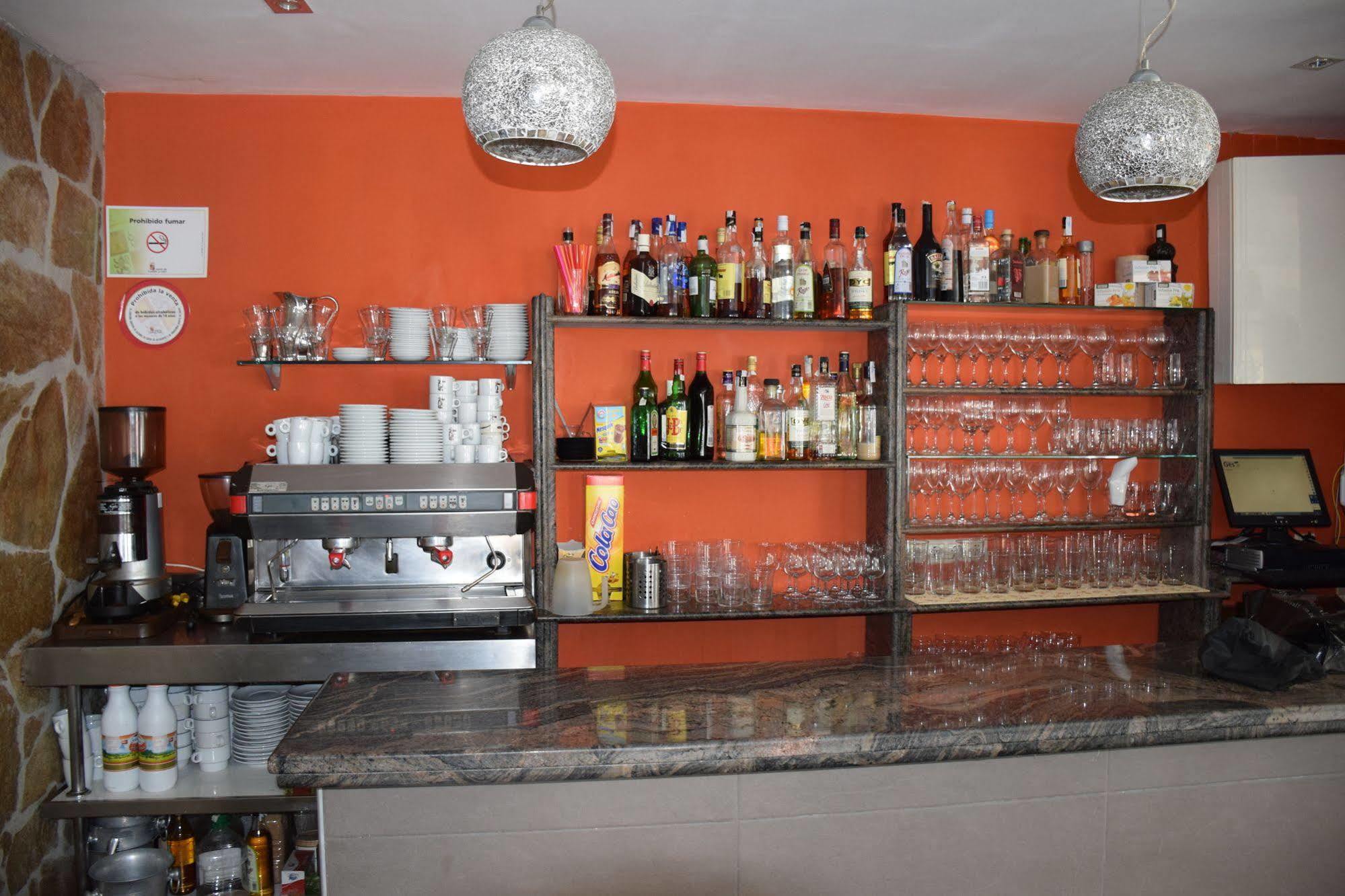Hostal Martin - Sanabria Ribadelago ภายนอก รูปภาพ