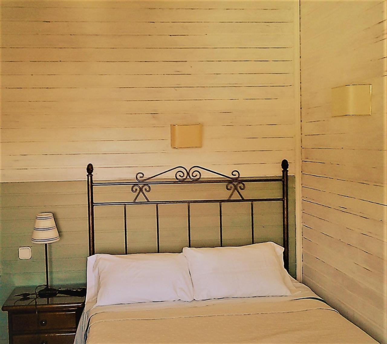 Hostal Martin - Sanabria Ribadelago ภายนอก รูปภาพ